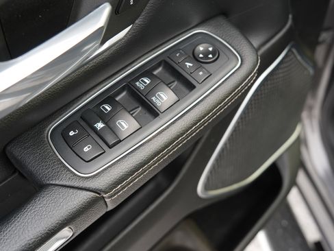 Used 2020 RAM 1500 Laramie image 19