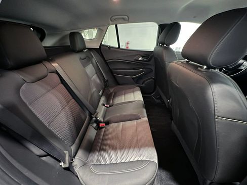 Used 2024 Chevrolet Trax LT FWD image 21