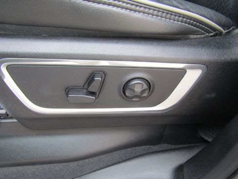 Used 2019 RAM 1500 Laramie image 24