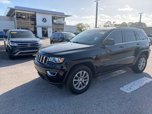 Used 2021 Jeep Grand Cherokee Laredo image 14