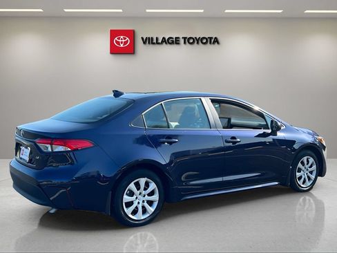 Certified 2025 Toyota Corolla LE FWD image 5