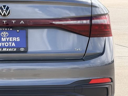 Used 2025 Volkswagen Jetta SE image 9