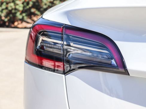 Used 2023 Tesla Model 3 Standard Range RWD image 8