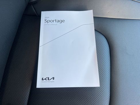 Certified 2025 Kia Sportage EX image 26