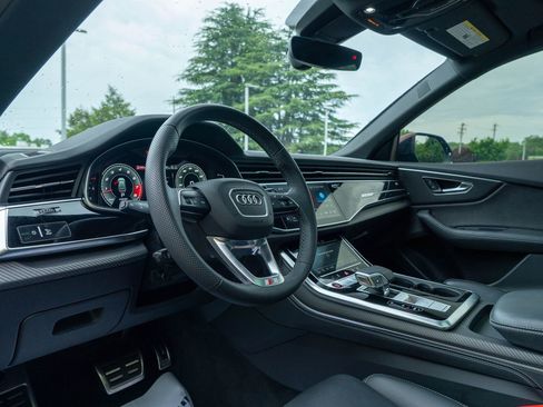 Used 2024 Audi SQ8 Premium Plus AWD/4WD image 19