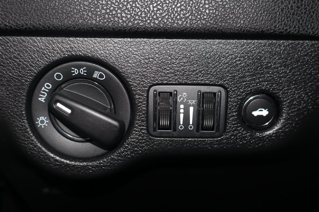 Used 2023 Dodge Charger SXT RWD image 21