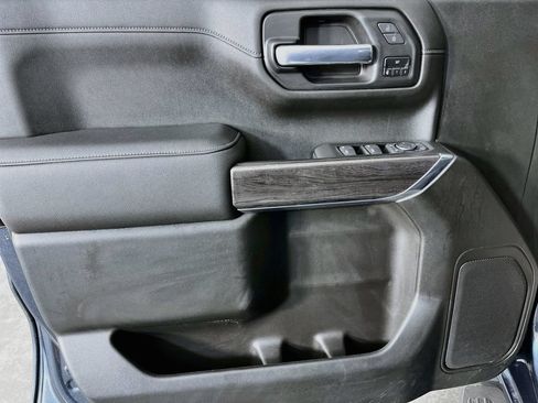 Used 2021 Chevrolet Silverado 1500 LTZ w/ Z71 Off-Road Package AWD/4WD image 25