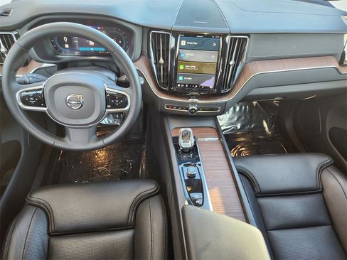 Used 2023 Volvo XC60 B5 Ultimate w/ Climate Package image 15