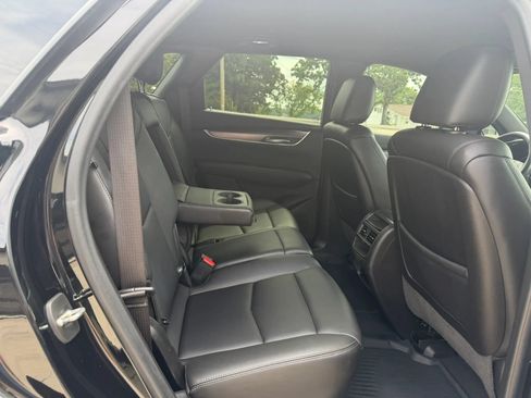 Used 2022 Cadillac XT5 Luxury w/ LPO, ONYX Package FWD image 39