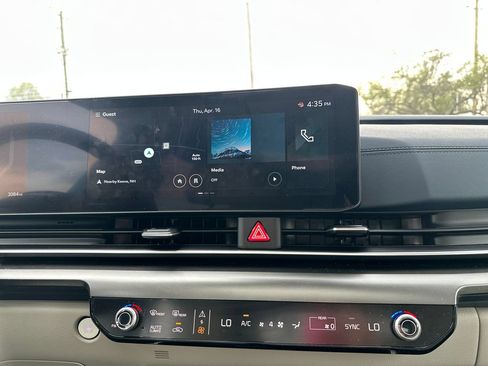New 2026 Kia Carnival SX w/ SX Dark Edition Package FWD image 16