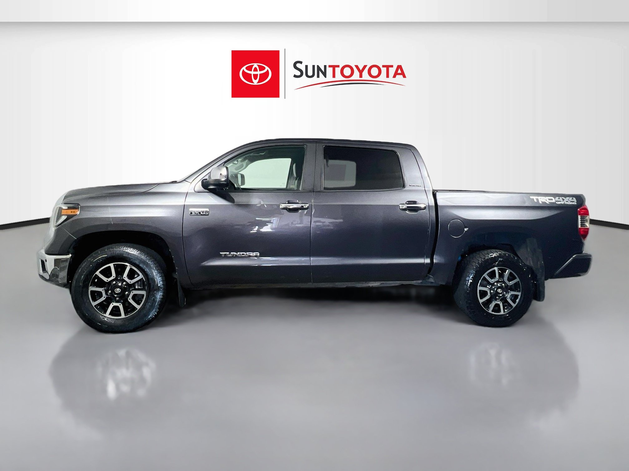 Used 2019 Toyota Tundra Limited w/ Limited Premium Package AWD/4WD image 7