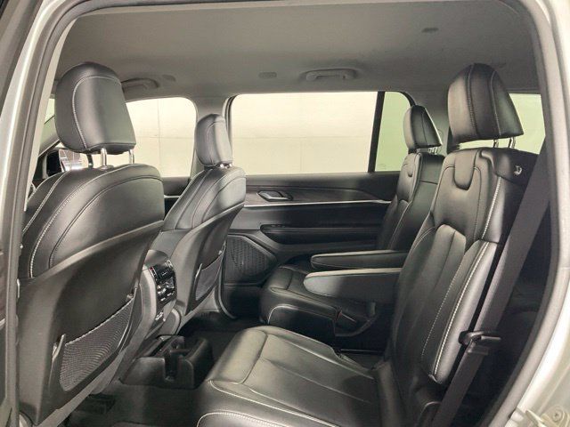Used 2023 Jeep Grand Cherokee L Limited AWD/4WD image 33