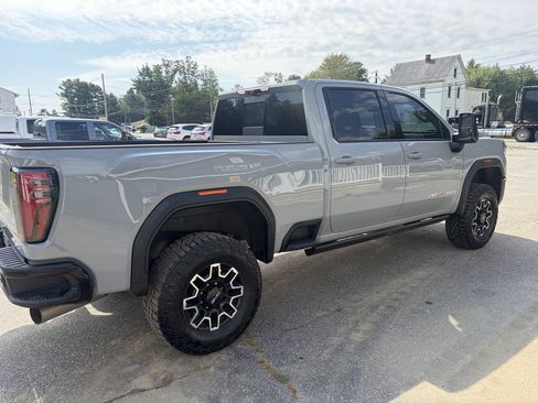 Used 2024 GMC Sierra 2500 AT4X AWD/4WD image 8