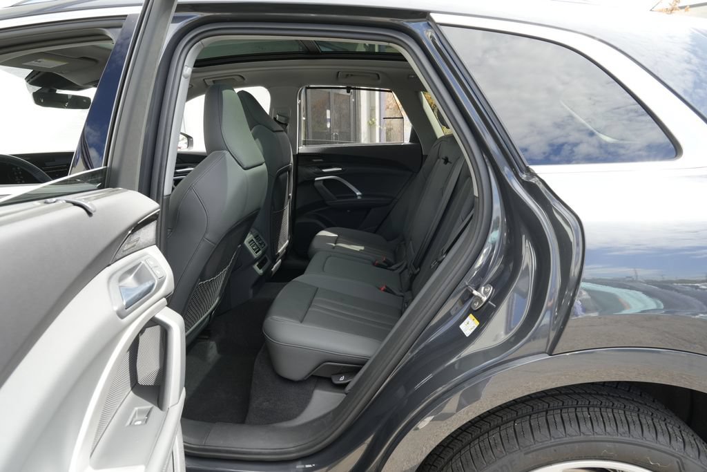 Used 2025 Audi Q5 Premium Plus w/ Premium Plus AWD/4WD image 27