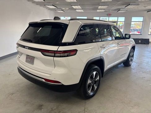 Used 2022 Jeep Grand Cherokee Limited 4xe AWD/4WD image 15