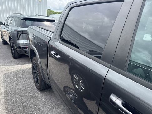 Used 2021 RAM 1500 Laramie AWD/4WD image 7