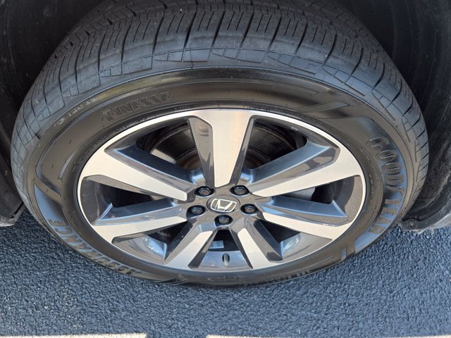 Used 2023 Honda Pilot Touring image 9