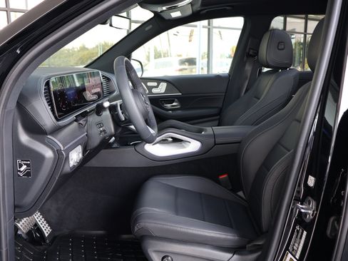 Certified 2024 Mercedes-Benz GLS 450 4MATIC image 10
