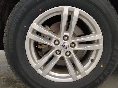 Used 2021 Ford Explorer Limited w/ Equipment Group 301A image 31