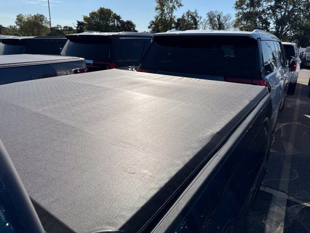 Used 2017 GMC Sierra 1500 SLT w/ SLT Premium Package AWD/4WD image 11