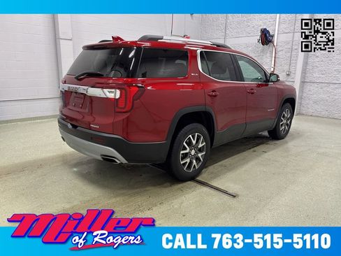 Used 2023 GMC Acadia SLE w/ Driver Convenience Package image 3