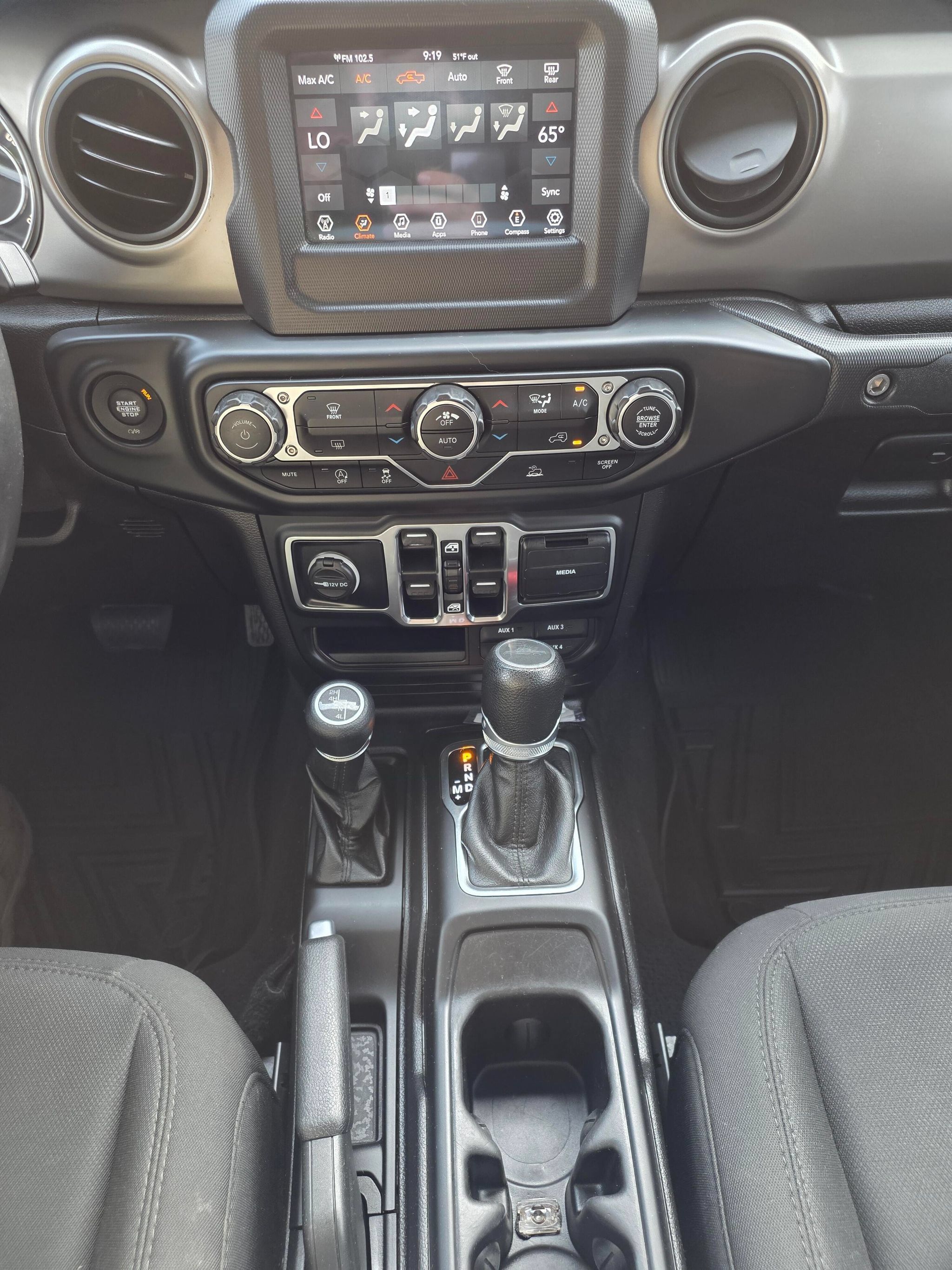 Used 2020 Jeep Gladiator Sport AWD/4WD image 18