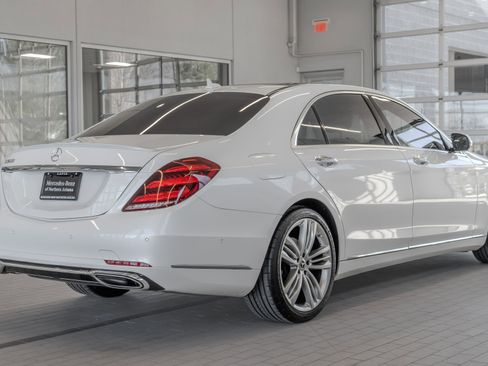 Used 2018 Mercedes-Benz S 560 Sedan image 4