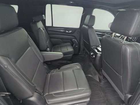 Used 2022 GMC Yukon XL Denali image 11