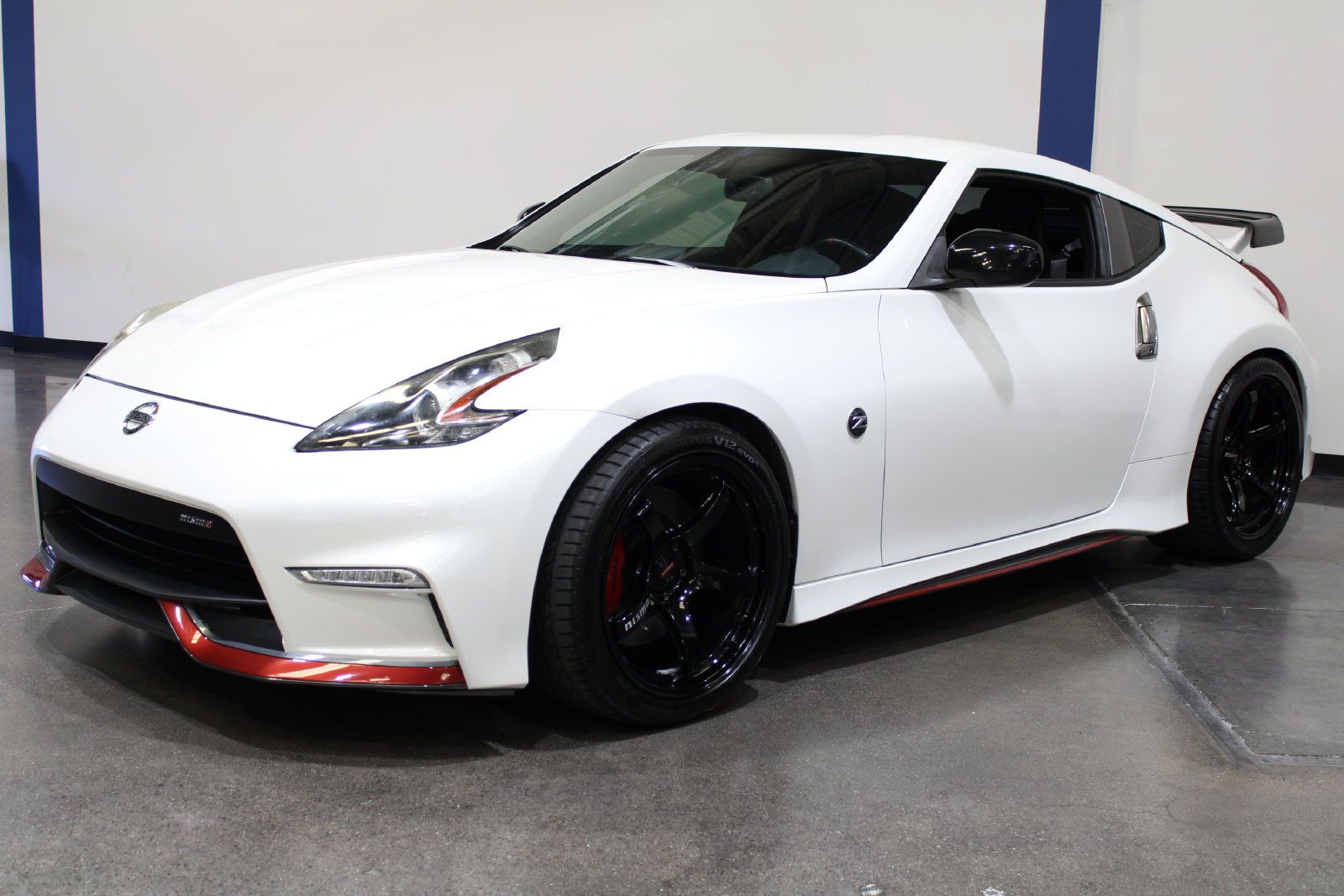 Used 2019 Nissan 370Z NISMO RWD image 7