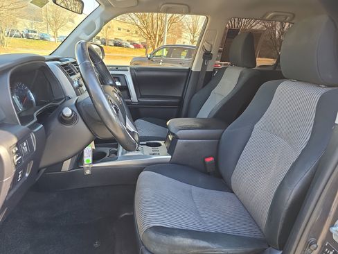 Used 2015 Toyota 4Runner SR5 image 14