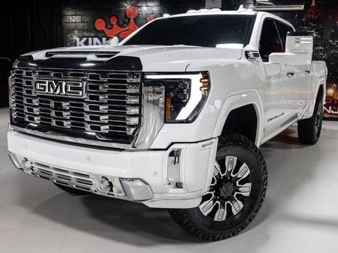 Used 2025 GMC Sierra 2500 Denali image 7