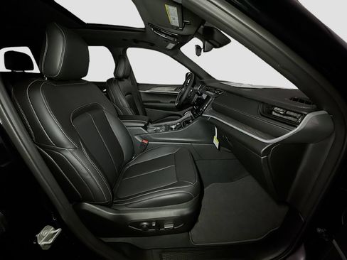 New 2026 Jeep Grand Cherokee Limited AWD/4WD image 32