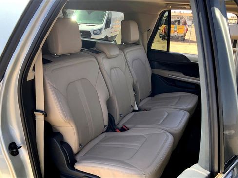 Used 2024 Ford Expedition Max Limited image 20
