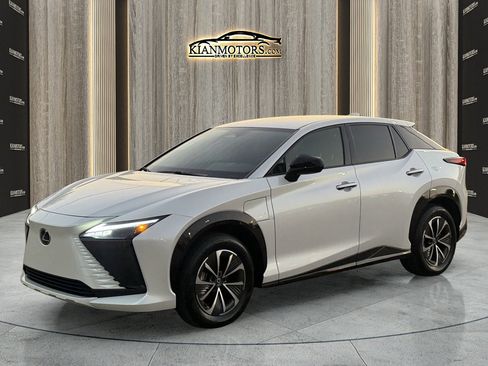 Used 2025 Lexus RZ 450e image 5