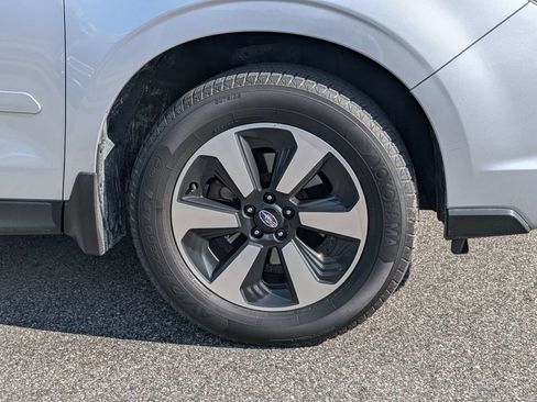 Used 2018 Subaru Forester 2.5i Limited AWD/4WD image 10