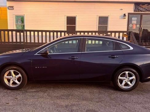 Used 2017 Chevrolet Malibu LS image 4