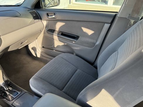 Used 2005 Toyota Camry LE image 23