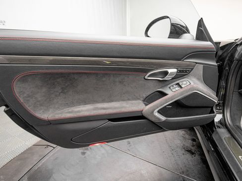 Used 2015 Porsche 911 Carrera 4 GTS image 35