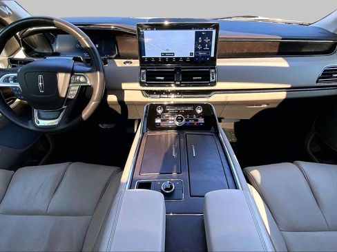 Used 2024 Lincoln Navigator Reserve AWD/4WD image 16