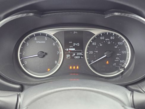 Used 2025 Nissan Versa S w/ Trunk Package image 23