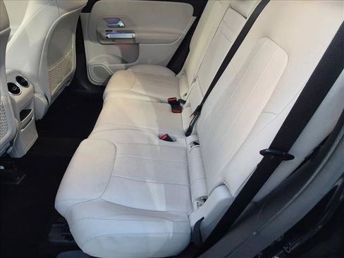 Certified 2022 Mercedes-Benz GLB 250 image 17