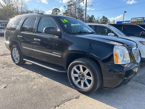 Used 2014 GMC Yukon Denali image 3