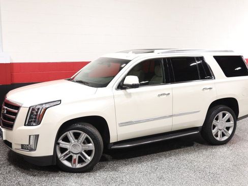 Used 2015 Cadillac Escalade Luxury AWD/4WD image 19