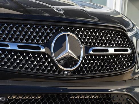 Used 2023 Mercedes-Benz GLC 300 4MATIC image 17