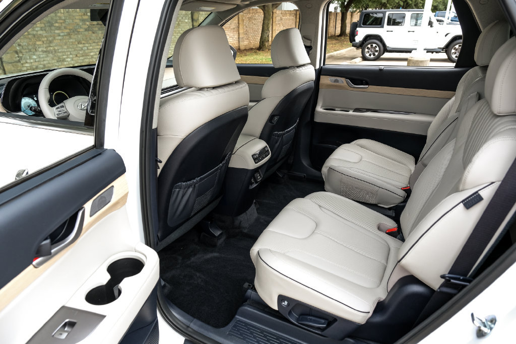 Used 2023 Hyundai Palisade Limited AWD/4WD image 52