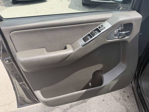 Used 2012 Nissan Pathfinder S image 8