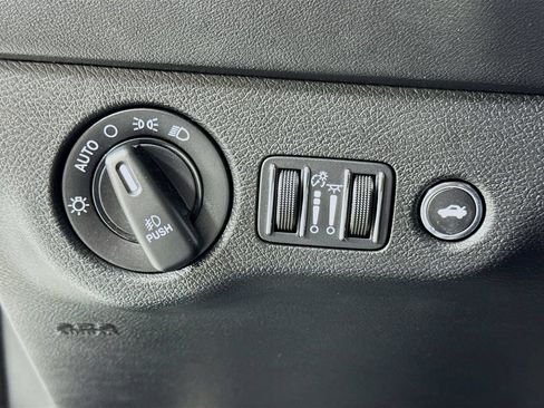 Used 2020 Dodge Charger R/T w/ Plus Group RWD image 21
