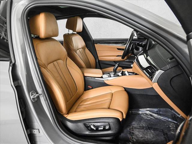 Used 2022 BMW M550i xDrive w/ Premium Package AWD/4WD image 21