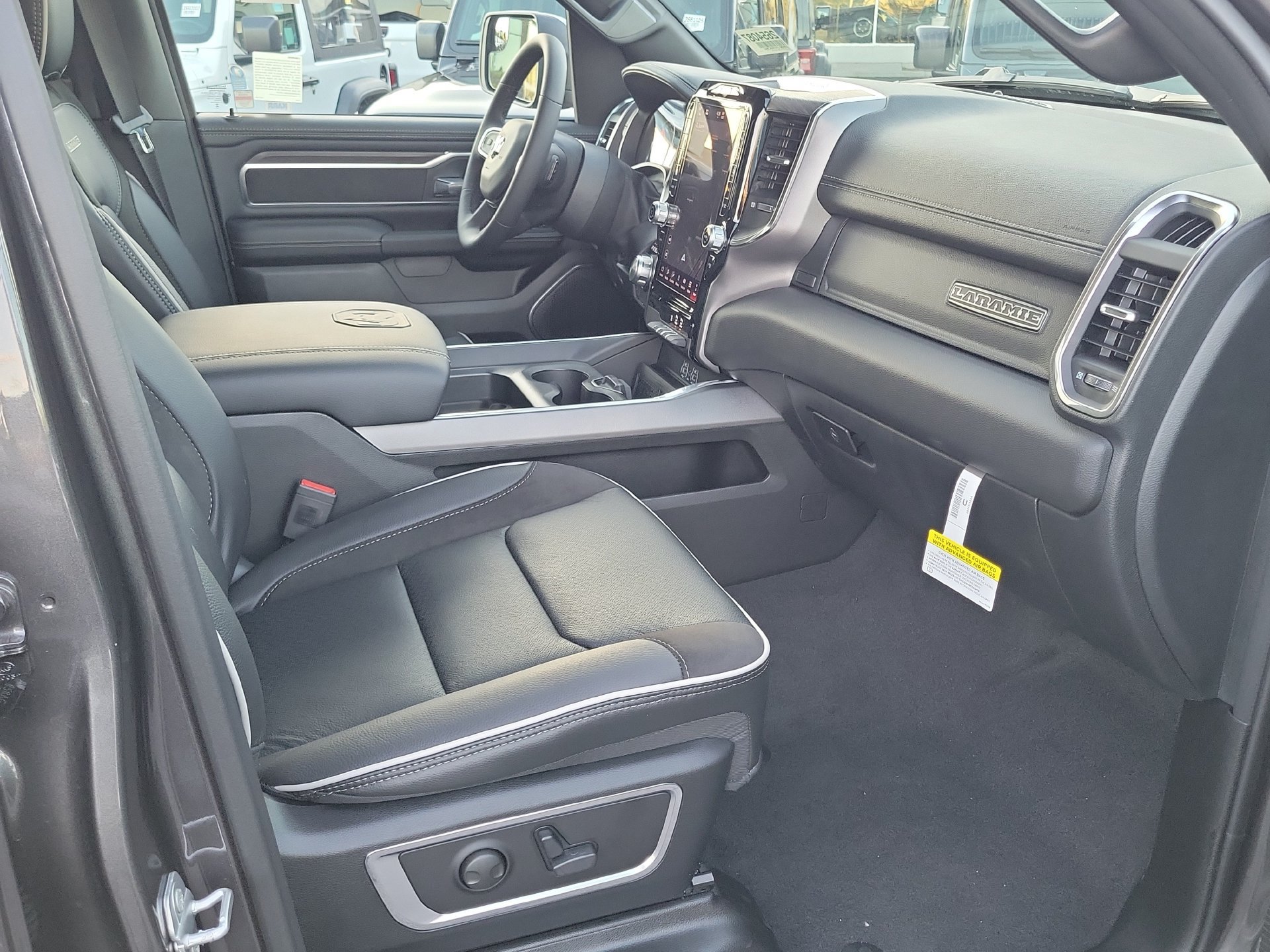 New 2026 RAM 1500 Laramie AWD/4WD image 13