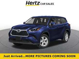Used 2025 Toyota Highlander LE FWD video 1